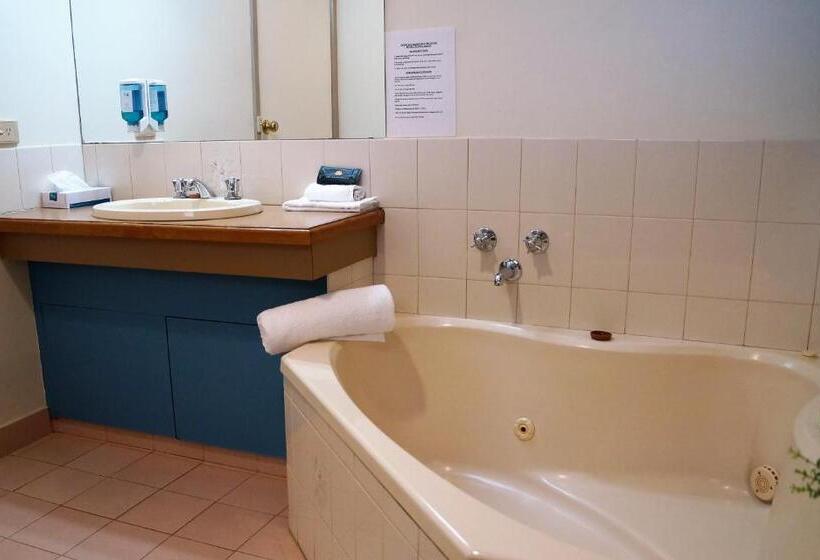 חדר דלוקס עם מיטת קינג, Magdala Motor Lodge & Lakeside Restaurant