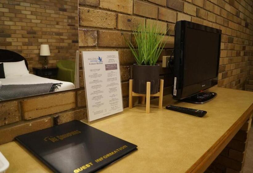 Superior suite with lake view, Magdala Motor Lodge & Lakeside Restaurant