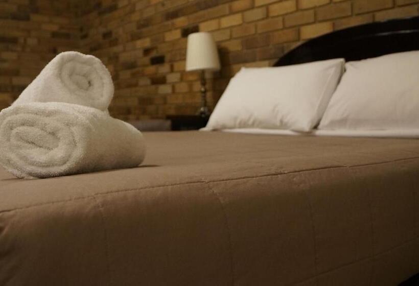 Suite with lake view, Magdala Motor Lodge & Lakeside Restaurant