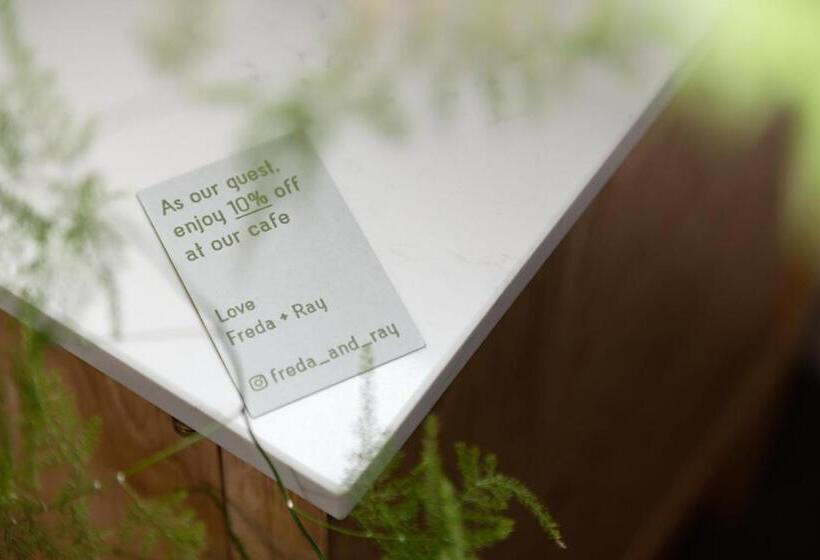 Deluxe Room King Size Bed, Chestnut Villa