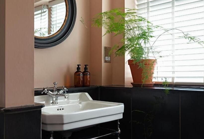 Junior Suite, Chestnut Villa