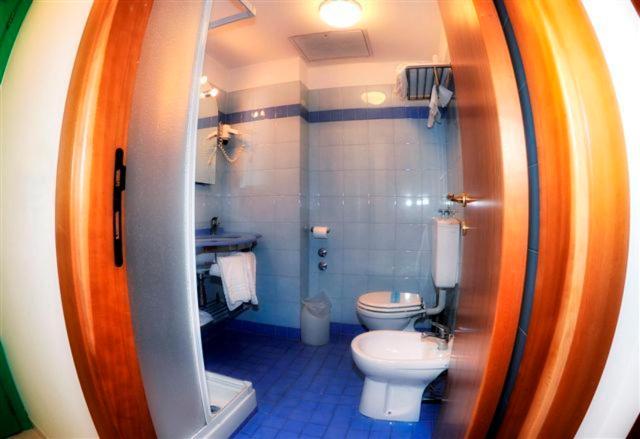 اتاق استاندارد, Boston