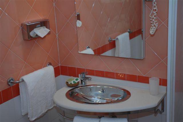 اتاق استاندارد, Boston