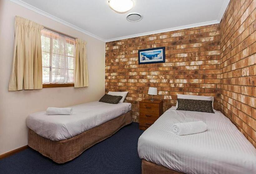 家庭间, Clare Central