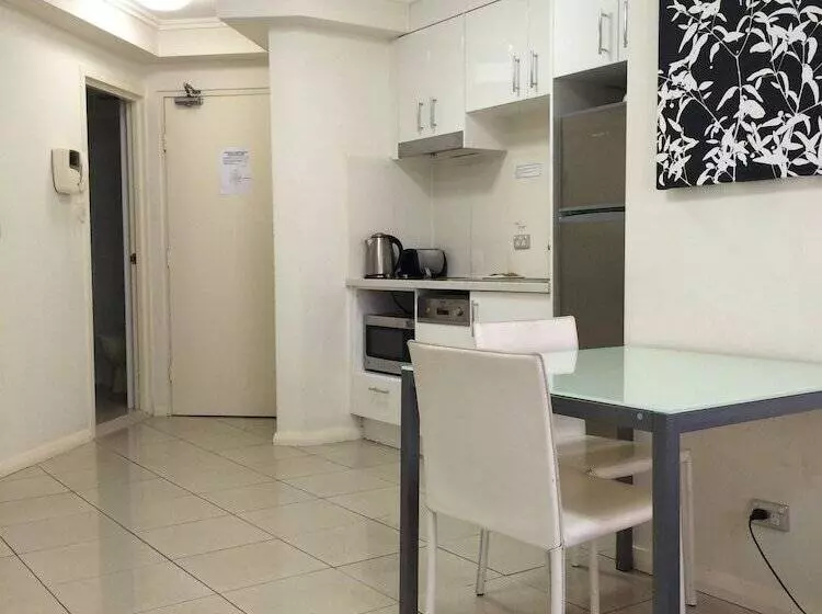 スタンダードスタジオ, Fiori Apartments