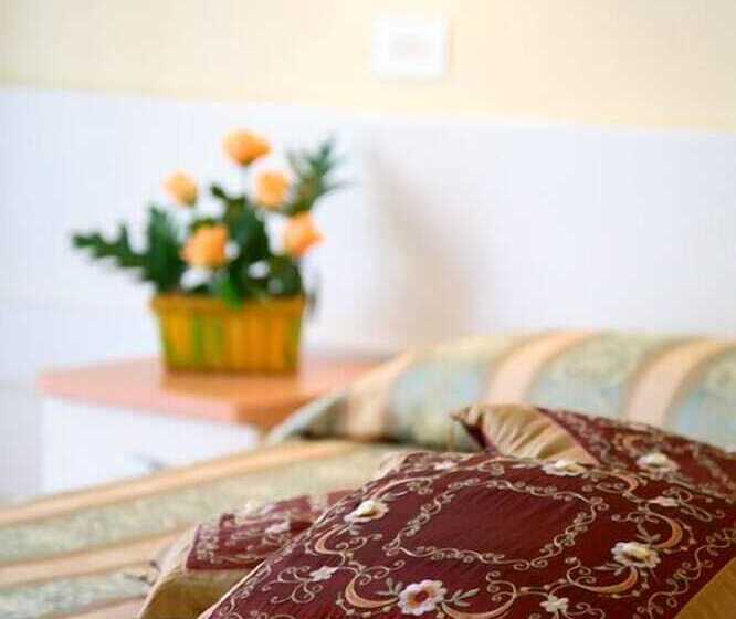 スタンダードシングルルーム, Graziella