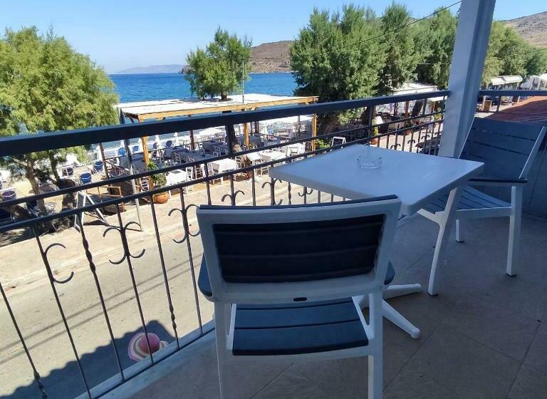 Triple Room Sea View, Ilion