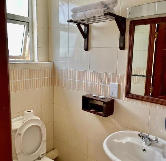 اتاق سوپریور یک تخته, Kenya Comfort Suites