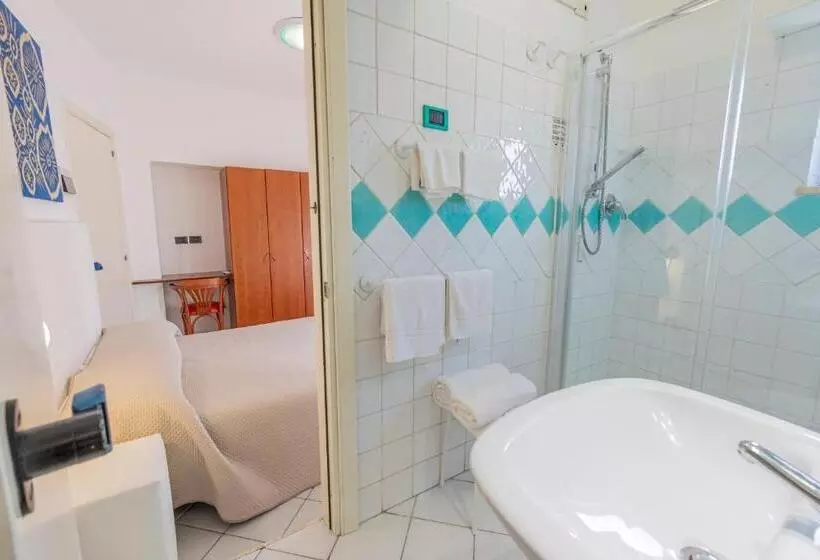 اتاق سوپریور چهار تخته, Paistos Paestum