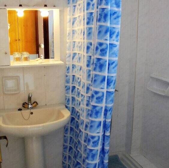 エコノミールーム, Paradise