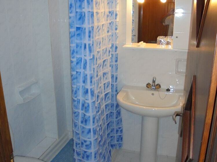 エコノミールーム, Paradise