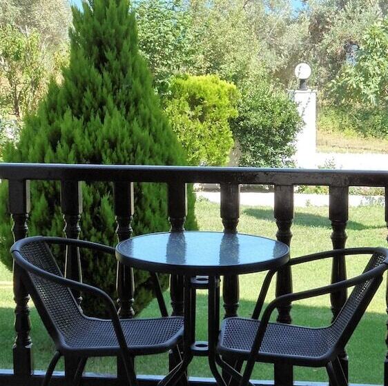 エコノミールーム, Paradise