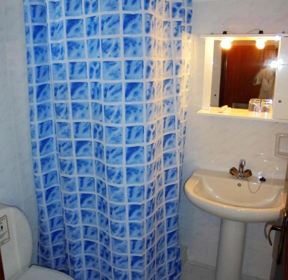 エコノミールーム, Paradise