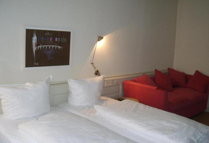 غرفة عائلية, Schnookeloch