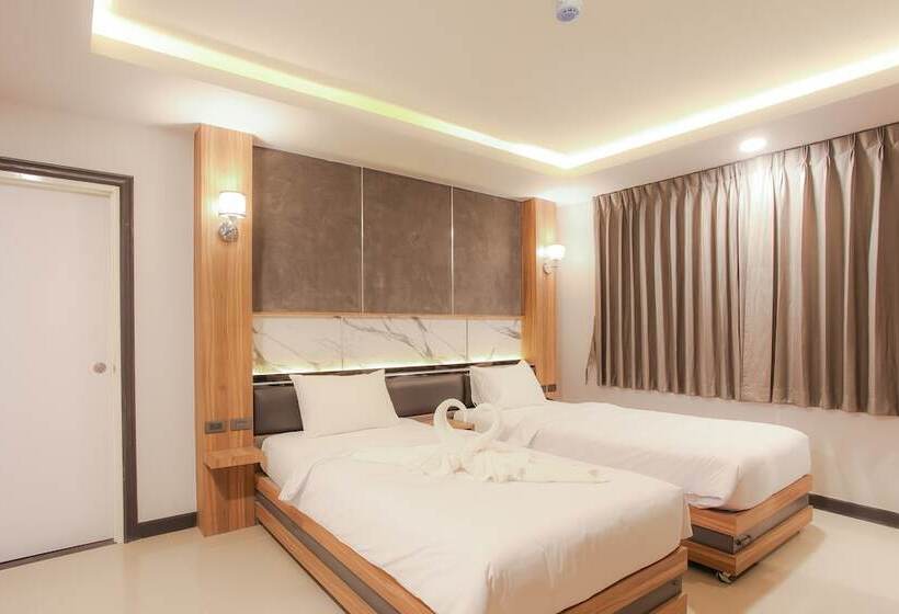 חדר דלוקס עם מרפסת, The Mantra Hotel Kata Noi