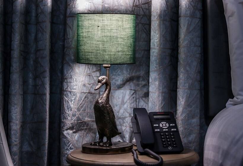 Номер Стандарт Индивидуальный, Thames Riviera Hotel, Sure Hotel Collection By Best Western