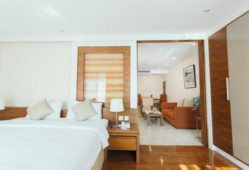 Juniorsviitti, Thomson Residence