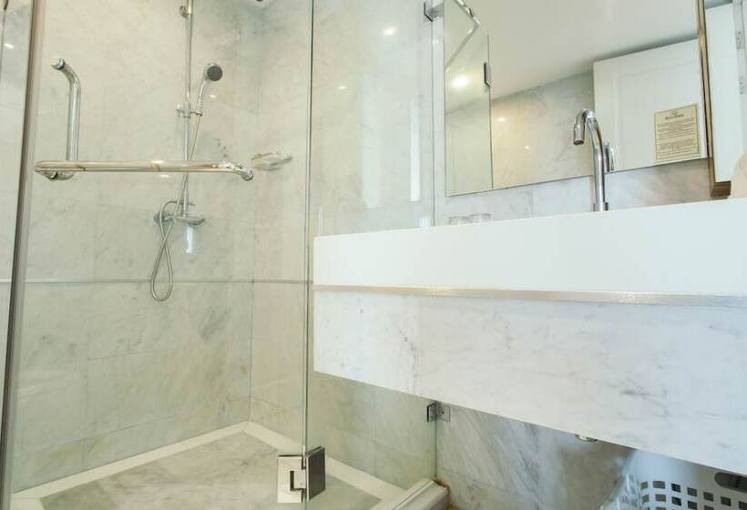 Deluxe-huone, Thomson Residence