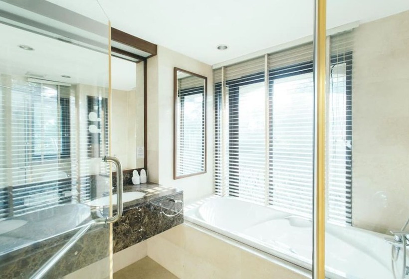 Sviitti 4 Makuuhuonetta, Thomson Residence