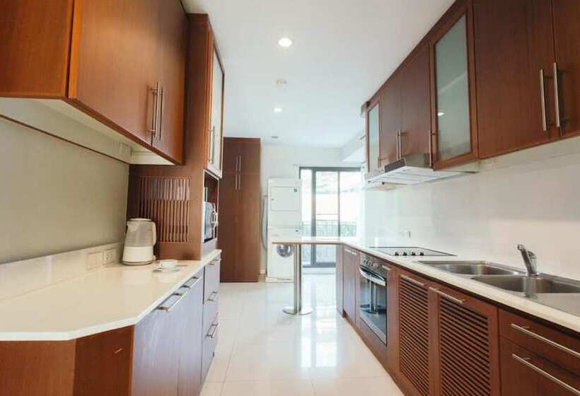 Sviitti 4 Makuuhuonetta, Thomson Residence