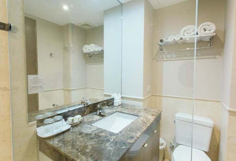 Juniorsviitti, Thomson Residence