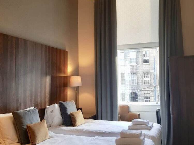 스탠다드 룸, 28 York Place