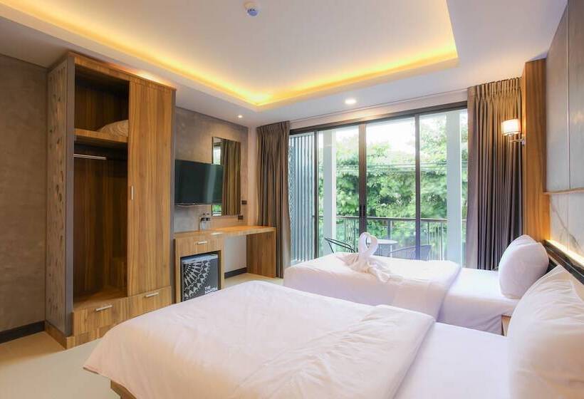 חדר דלוקס עם מרפסת, The Mantra Hotel Kata Noi