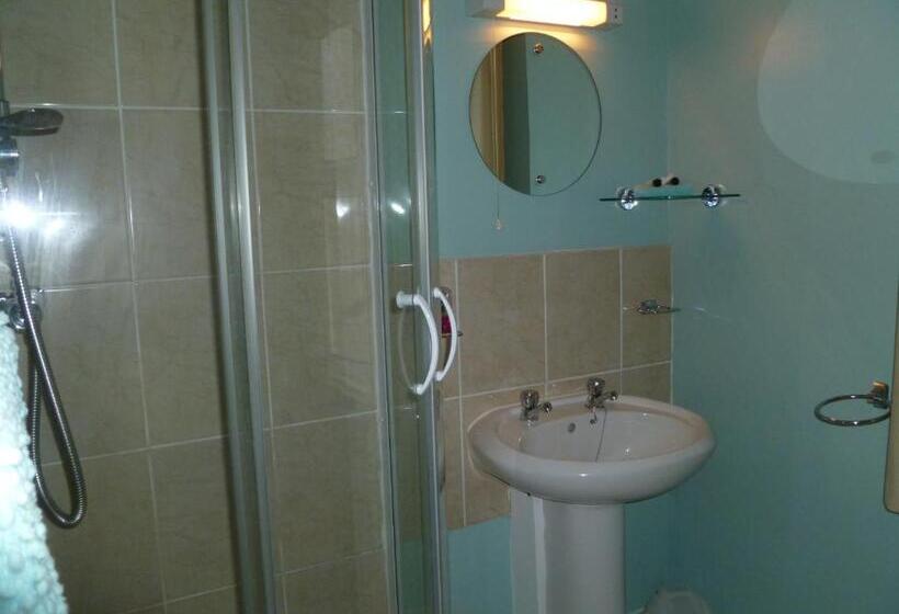 غرفة قياسية ثلاثية, Greenlaw Guest House