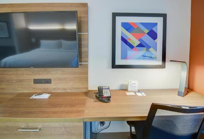 Люкс Кровать Кинг, Holiday Inn Express Hotel & Suites Foley, An Ihg