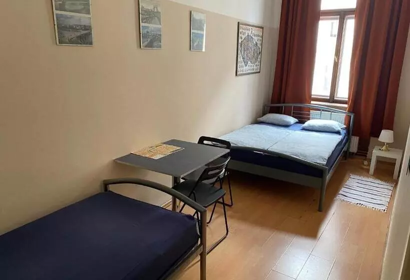 Camera Standard Bagno Condiviso, Hostel Emma