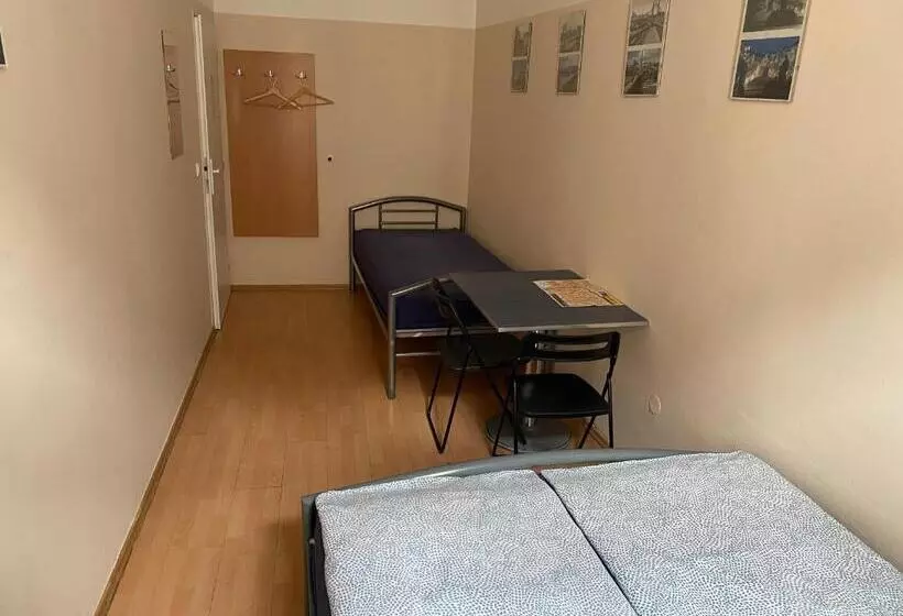 Camera Standard Bagno Condiviso, Hostel Emma