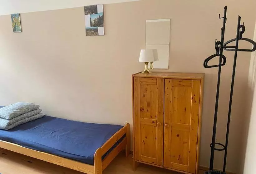 Camera Quadrupla Standard Bagno Condiviso, Hostel Emma