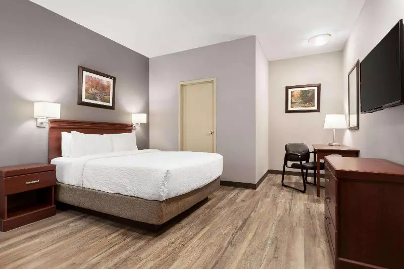 スタンダードルーム, Signature Inn & Suites Hamilton