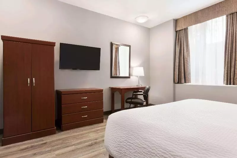スタンダードルーム, Signature Inn & Suites Hamilton