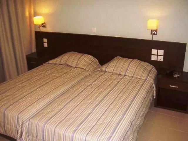 Standard-huone, Electra