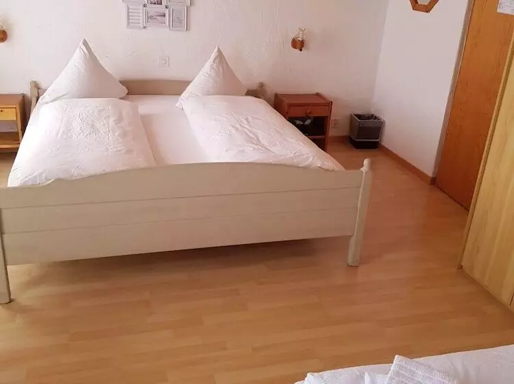 Standard Kolmen Hengen Huone, Gasthof Schoenegg B&b