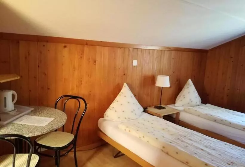 Perhehuone, Gasthof Schoenegg B&b