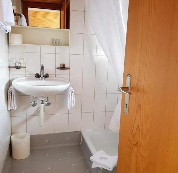اتاق استاندارد سه نفره, Gasthof Schoenegg B&b