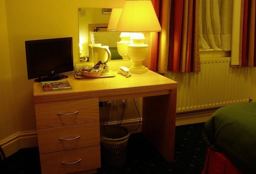 غرفة قياسية ثلاثية, Hanover Hotel & Mccartney S Bar