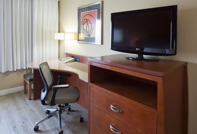 جناح, Holiday Inn Hotel & Suites Maple Grove Northwest Minneapolis Arbor Lakes, An Ihg