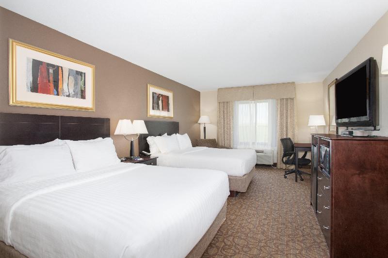 Люкс, Holiday Inn Express Hotel & Suites Concordia Us 81, An Ihg
