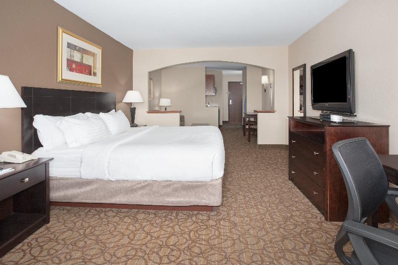 Люкс Адаптированный для Инвалидов, Holiday Inn Express Hotel & Suites Concordia Us 81, An Ihg