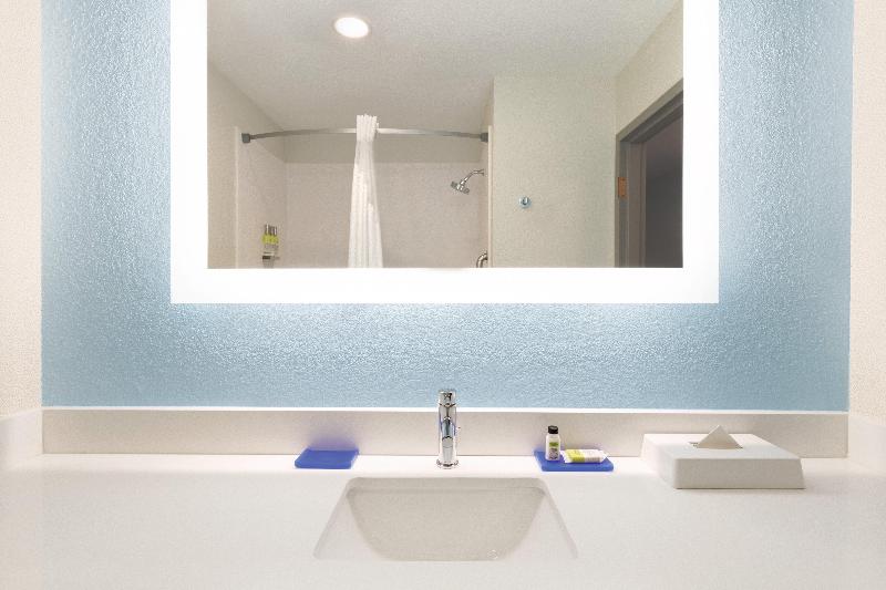 身障者適用スイートルーム, Holiday Inn Express Hotel & Suites Lavonia, An Ihg