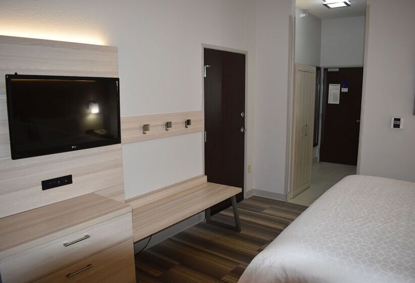 带2个双人床的标准工作室, Holiday Inn Express Hotel & Suites Mcpherson, An Ihg