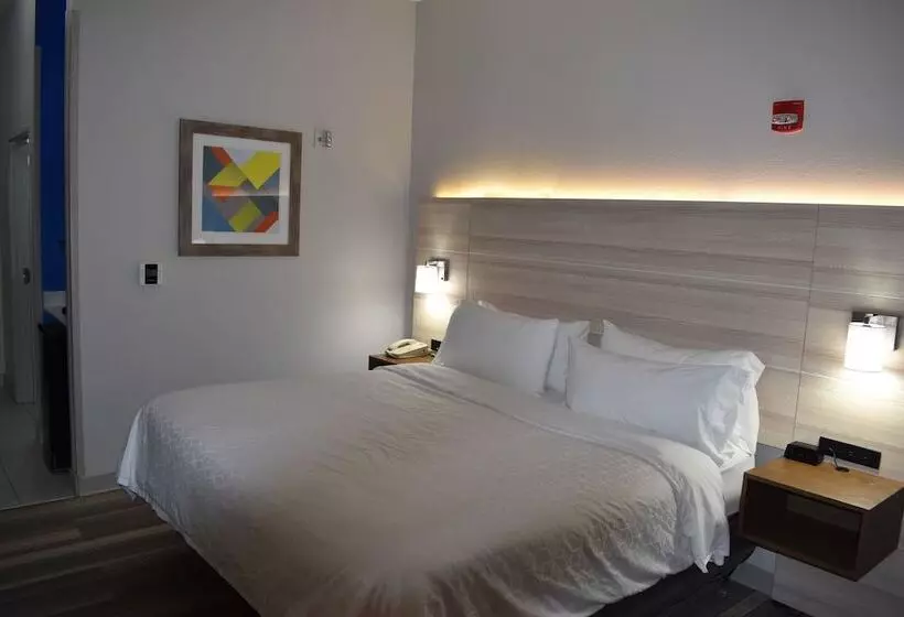 スタンダードルーム, Holiday Inn Express Hotel & Suites Mcpherson, An Ihg