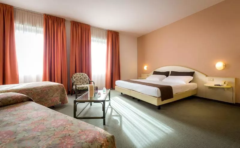 キングサイズベッドのスタンダードルーム, Holiday Inn Express & Suites Spring Hill, An Ihg