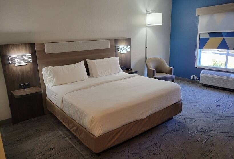 סוויטה, Holiday Inn Express Hotel & Suites   The Villages, An Ihg