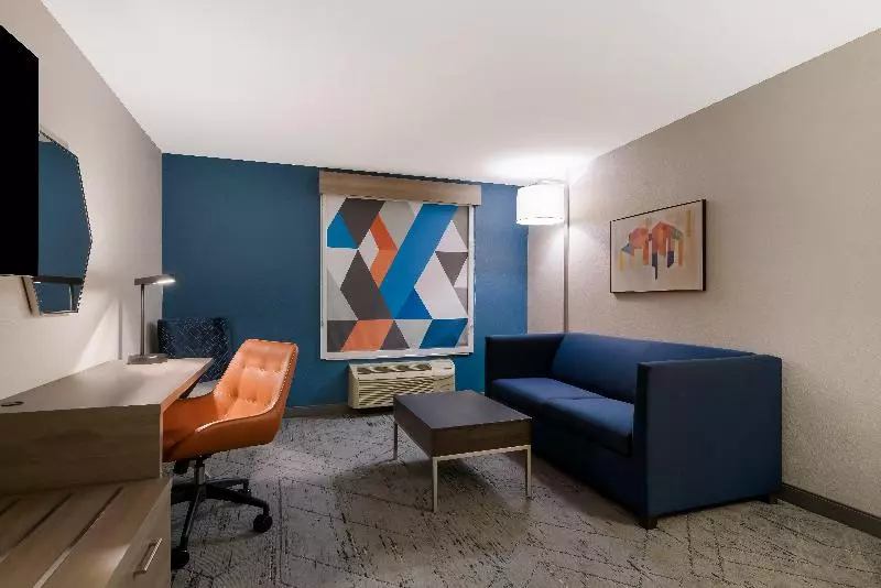キングサイズベッドのスイートルーム, Holiday Inn Express Hotel & Suites   The Villages, An Ihg