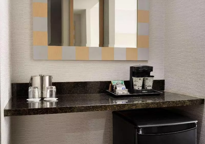 Standard-huone, Holiday Inn Express Hotel & Suites Ventura Harbor, An Ihg