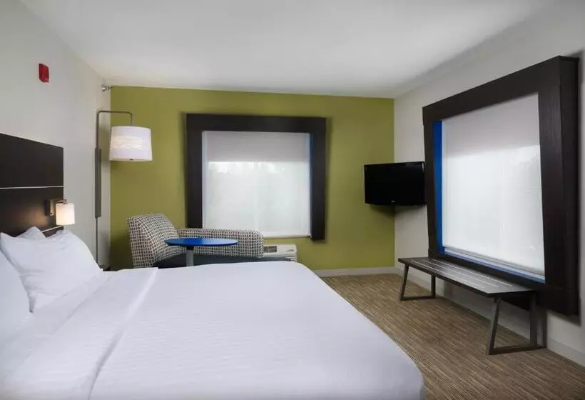 キングサイズベッドのスイートルーム, Holiday Inn Express Independence   Kansas City, An Ihg